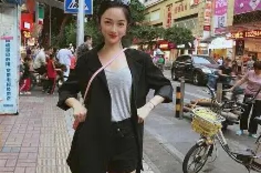 东方甄选前CEO新公司首播：两小时卖出500万元热度力压董宇辉、东方甄选