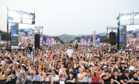 狂揽9000万赞！38万人在线！千山大舞台强势霸屏！